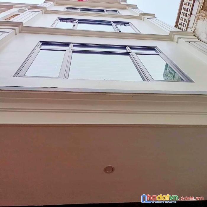 Bán nhà cầu giấy, 56m2 ô tô đỗ, mặt tiền 6m rộng, đẹp nhất phố, 11 tỷ