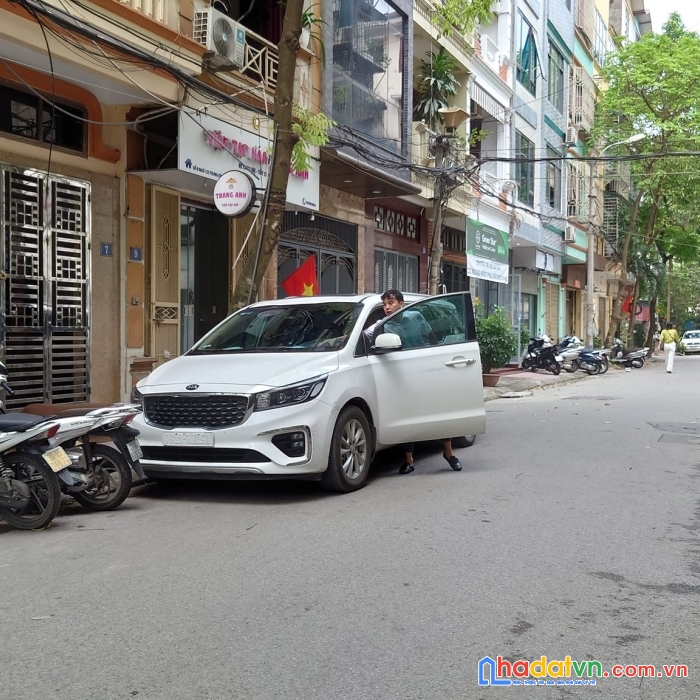 Cho thuê nhà nguyên căn trung kinh 55m 5 tầng. mt4.5m. oto, kd. 26.5tr
