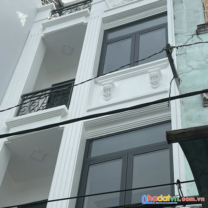 Nhà sát mặt tiền kinh doanh sầm uất chợ bùi minh trực.