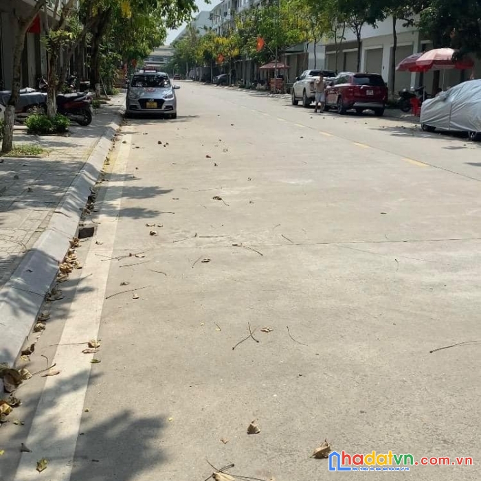 Chỉ 9.9 tỷ có ngay lô góc 85m2*4 tầng khu b geleximco lê trọng tấn