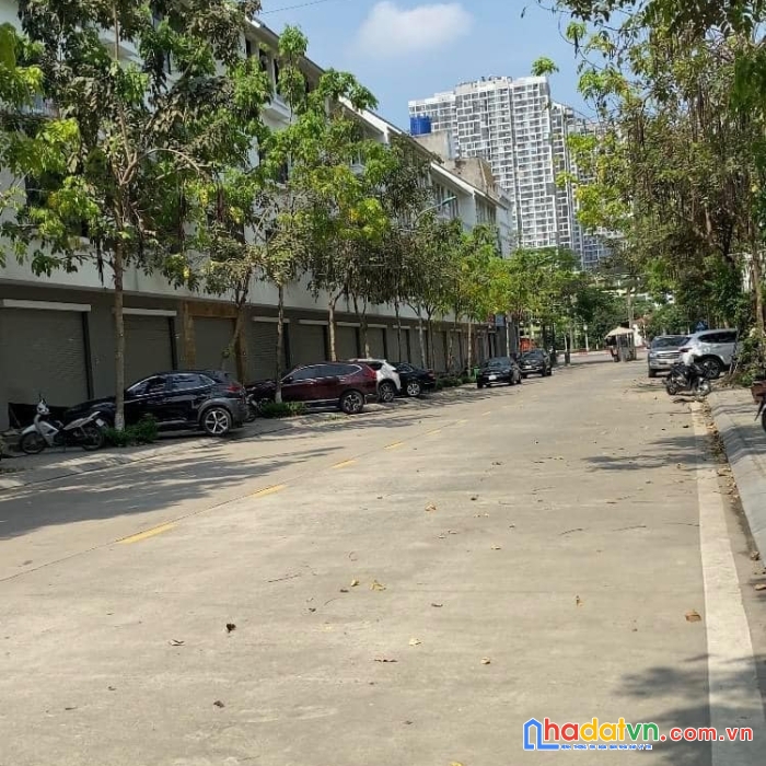 Chỉ 9.9 tỷ có ngay lô góc 85m2*4 tầng khu b geleximco lê trọng tấn