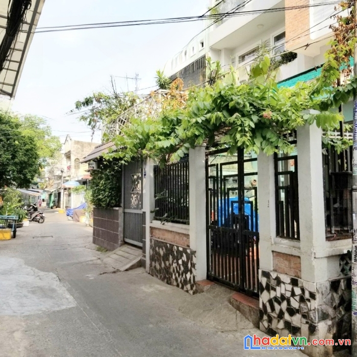 Nhà 4 tầng hẻm dương bá trạc phường 1 quận 8. giá 4,8 tỷ tl