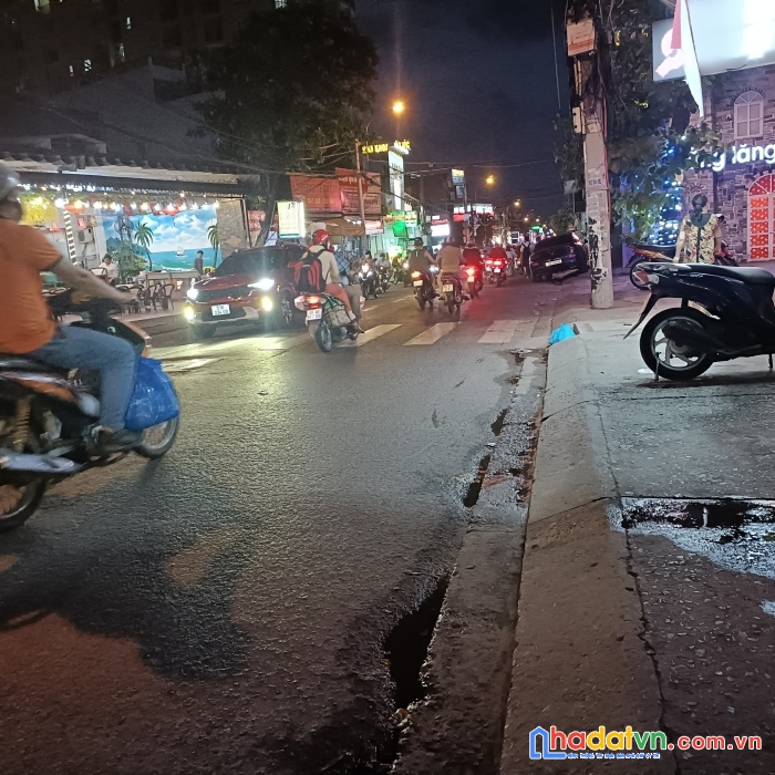 Bán nhà mặt tiền huyền trân công chúa dt : 95m vị trí kinh doanh đỉnh đường hai xe tải chánh nhau