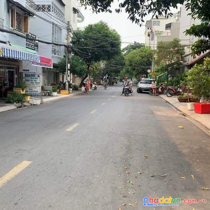 Trung tâm quận 7- chợ tân quy - ngang khủng hơn 10m - thích hợp xây biệt thự - villa - căn hộ cao