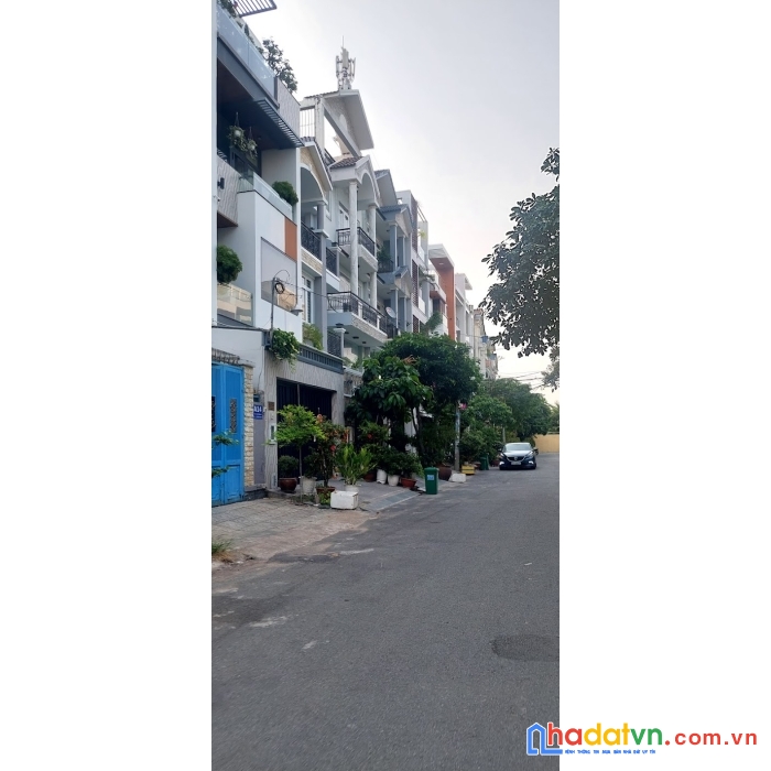 Trung tâm quận 7- chợ tân quy - ngang khủng hơn 10m - thích hợp xây biệt thự - villa - căn hộ cao