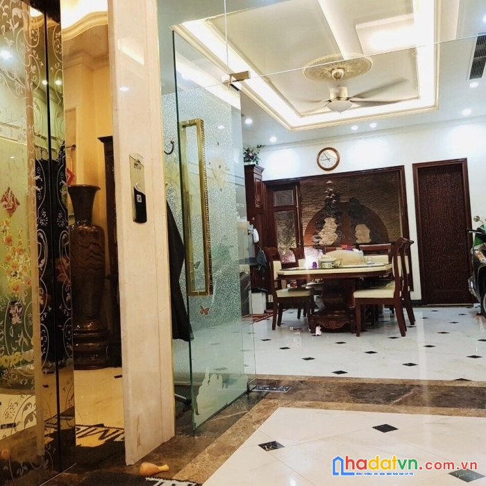 Bán nhà thang máy vườn đào nhật tân tây hồ hà nội nhỉnh 40 tỷ.