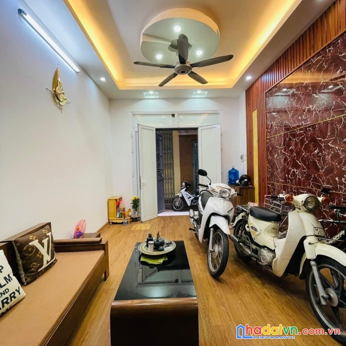 Chỉ 3 tỷ - ngõ ba gác phi - lõi vĩnh hưng - diện tích 33m2 x 5 tầng x mặt tiền 4m