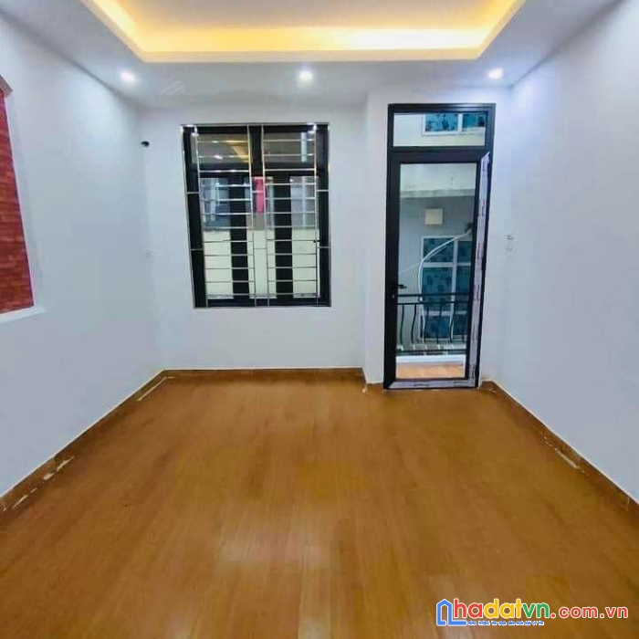 Chỉ 3 tỷ - ngõ ba gác phi - lõi vĩnh hưng - diện tích 33m2 x 5 tầng x mặt tiền 4m