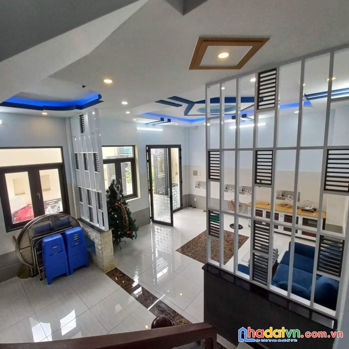 Ngộp bán nhà  âu cơ 64m2 - 3 tấm mới - hem 8m