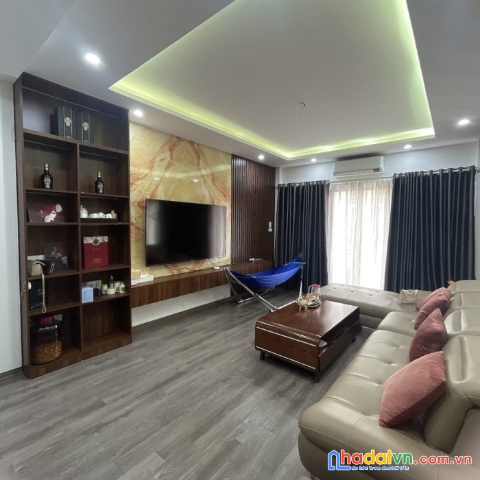 Bán nhà mặt phố trần duy hưng, cầu giấy 52m, 6 tầng, mt 4.3m. giá: 24 tỷ