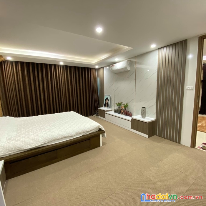 Bán nhà mặt phố trần duy hưng, cầu giấy 52m, 6 tầng, mt 4.3m. giá: 24 tỷ