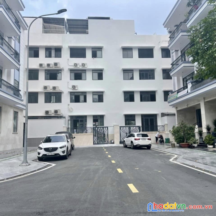 Vạn phúc city giá tốt nhất.  nhỉnh 28tỷ. 198m. 5 tầng. có thang máy