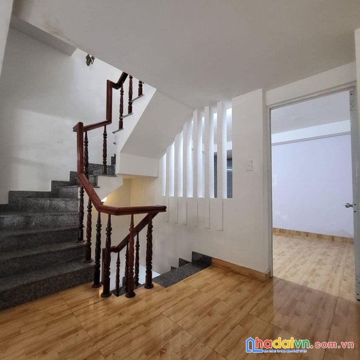 .nhà trưng nữ vương, k trước nhà 4m, 40m2, 2.5 tầng, 2.x tỷ