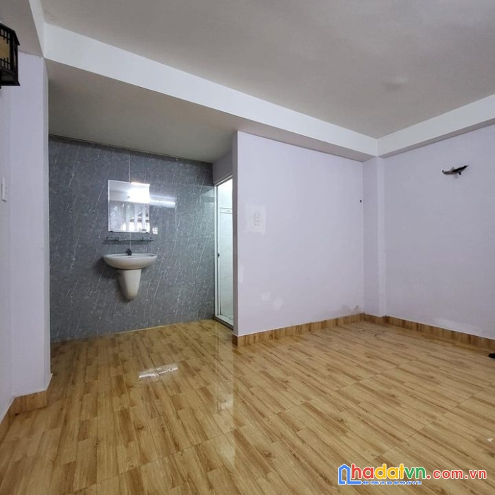 .nhà trưng nữ vương, k trước nhà 4m, 40m2, 2.5 tầng, 2.x tỷ