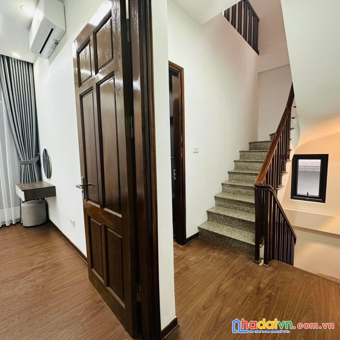 Bán nhà yên hoà 36m x 4 tầng, lô góc, nhà rộng đẹp