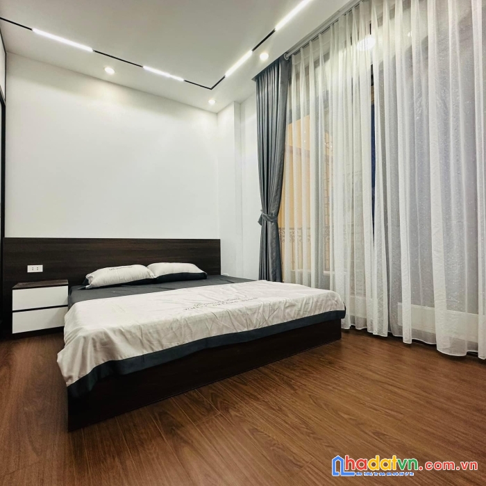 Bán nhà yên hoà 36m x 4 tầng, lô góc, nhà rộng đẹp