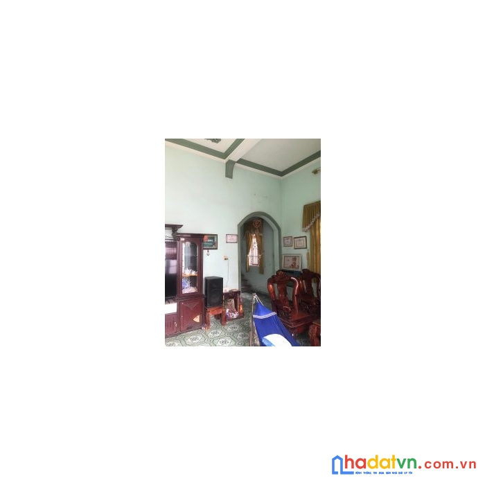 Chính chủ cần bán 530m² đất và nhà. trên đất có 2 căn nhà một cấp 4 và một căn nhà lớn 1 tấm như