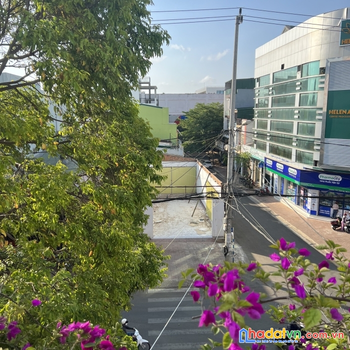 Chủ cần bán gấp: khu đất 2 mặt tiền đắc địa, tại tt tp. buôn ma thuột
ngay trung tâm thương mại