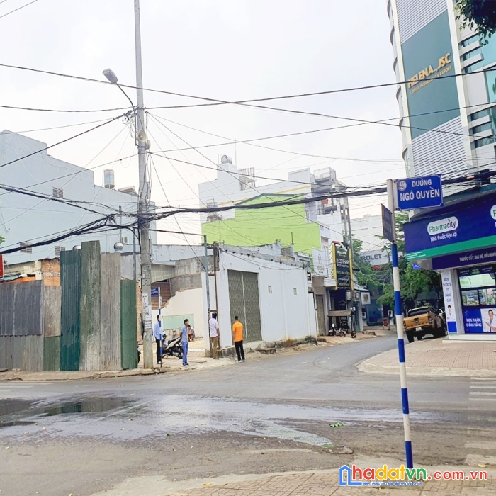 Chủ cần bán gấp: khu đất 2 mặt tiền đắc địa, tại tt tp. buôn ma thuột
ngay trung tâm thương mại