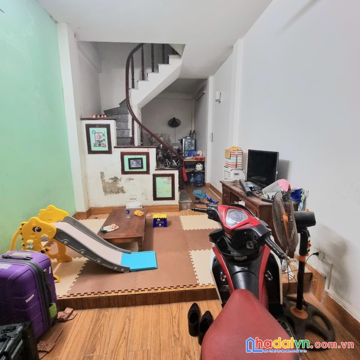 Nhà đẹp ở luôn - ô tô gần - an ninh tốt