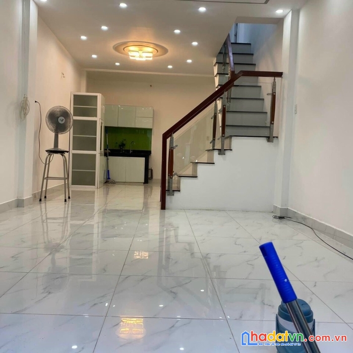 Nhà ngay chợ bà chiểu p2 bình thạnh gần 50m 2 tang ,xe hơi đỗ sát nhà 4.98 tỷ