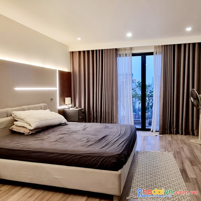 Bán nhà phố thái hà, đống đa 250m, 4 tầng, mt 8m. giá: 58 tỷ