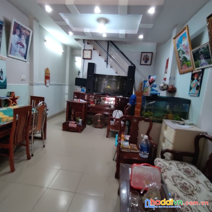 Mặt tiền nhựa 6m ngay quận ủy bình tân-ở và kinh doanh -sát tên lửa - giá đầu tư.