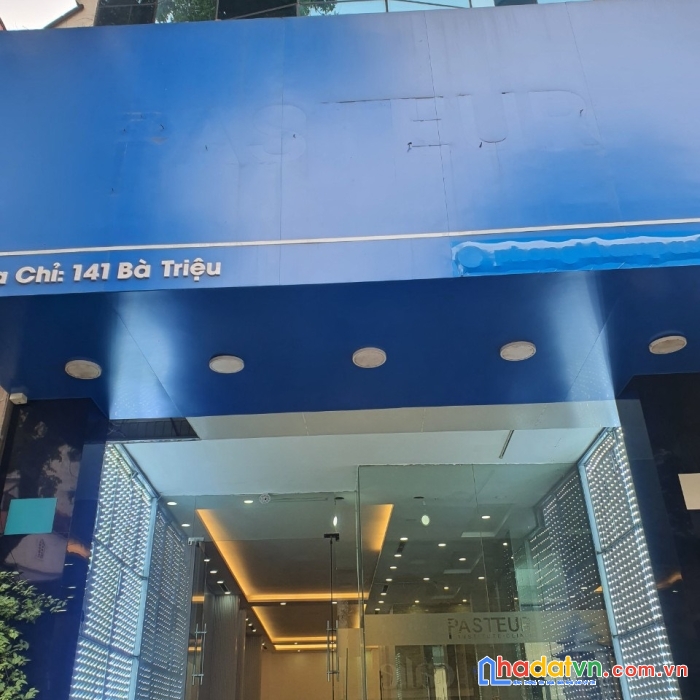 Cho thuê văn phòng rộng đẹp 160m2 thoáng mát đầy đủ tiện nghi, ngay mặt phố bà triệu - hai bà