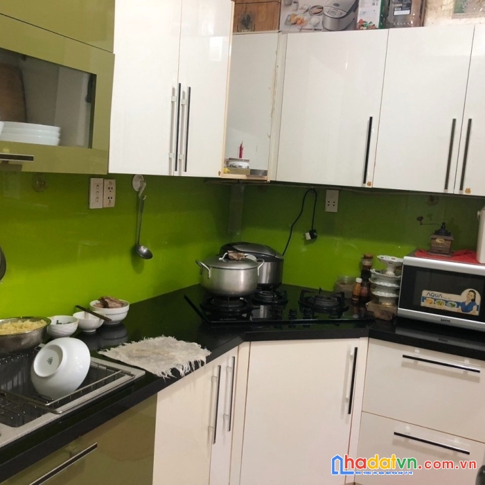 Cần tiền cho con đi du học bán gấp nhà đẹp hxh tại trung tâm quận 10