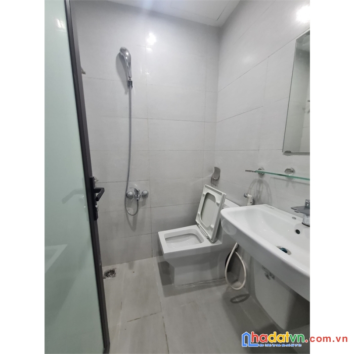 Bán nhà mặt phố nguyễn thị định, dt40m2, chỉ 17 tỷ. 0338080356