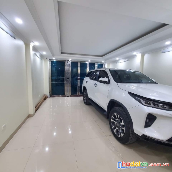 Bán nhà phố nguyễn khánh toàn, 2 thoáng, ô tô vào nhà, kinh doanh, ô chờ thang máy 63m2, chỉ 11 tỷ