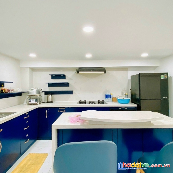 Bán nhà mặt tiền thích quảng đức quận phú nhuận 209m2 giá chỉ 16 tỷ,công chứng ngay