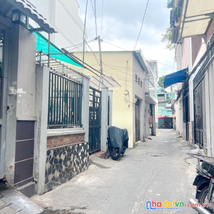 Nhà bán 3 tầng hẻm ô tô dương bá trạc p1q8 giá 4 tỷ8