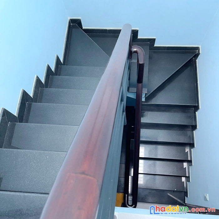 Nhà mới 4 tầng mặt tiền đường bùi điền p5 q8 giá 20 triệu/tháng