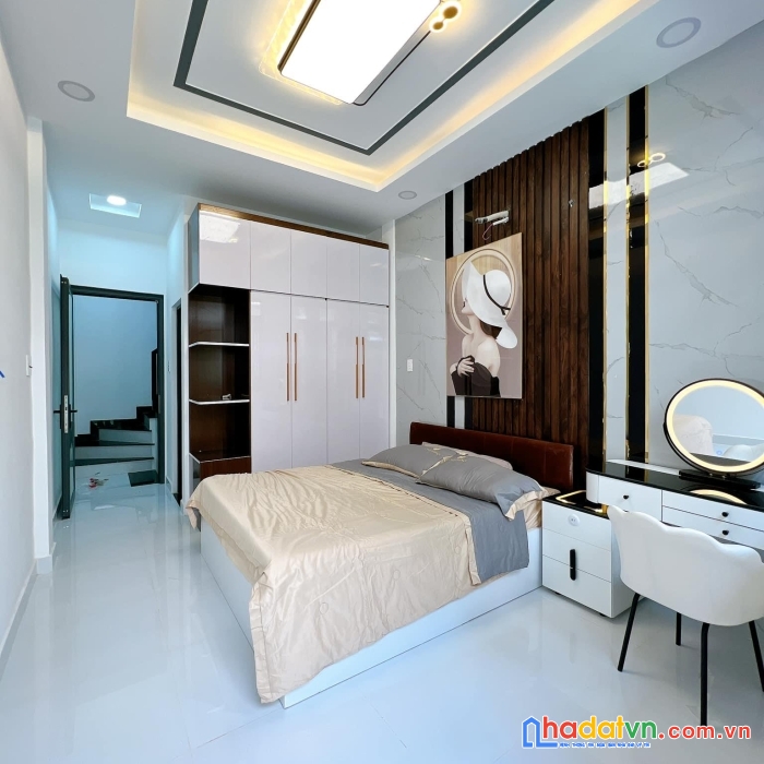 Nhà mới  đoàn văn bơ , 3 lầu, 3wc, dt 3mx7.2m giá 4ty5