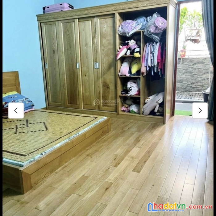 Bán nhà tân phú, 83m2, 1 trệt 1 lửng ( lửng lót sàn gỗ )2 pn, 2wc, hẻm xe hơi, sát mặt tiền đường,