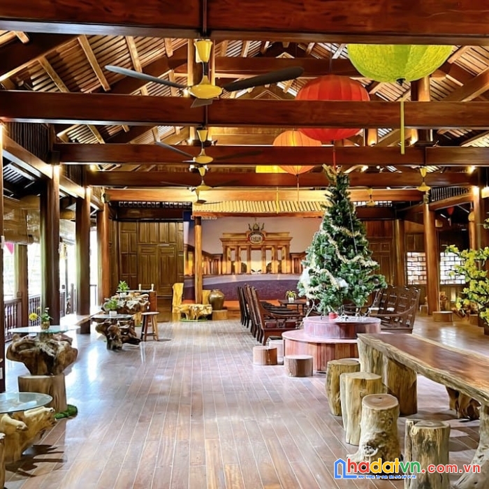Bán gấp căn nhà mặt hồ hoàng cầu, đống đa, 118 m2, thang máy, mặt tiền 6,6m, gara ô tô 0918086689