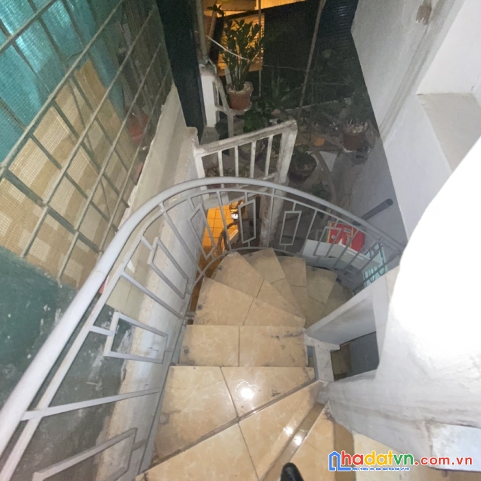 Bán nhà sổ đỏ chính chủ 5 tầng phố hồng mai, trung tâm quận hai bà trưng