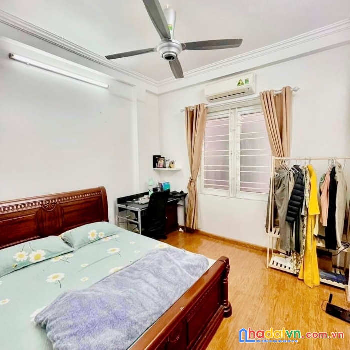 Chỉ hơn 4 tỷ nhà đẹp thoáng fun nội thất xịn sò khách về ở luôn dt:36m2 4 tầng mt: 3.6m 4 phòng