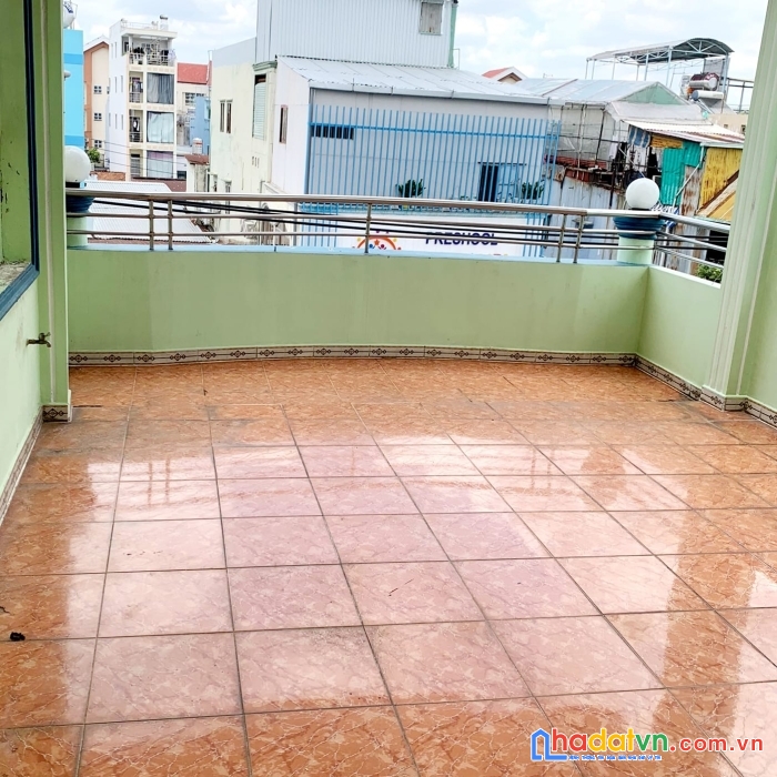 Mặt tiền kinh doanh,4 tầng , gần 70m2,lạc long quân. quận 11, ngộp bank cần bán gấp