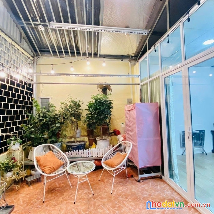 Bán nhà hoàng cầu ô tô đỗ cổng (7m)-sổ nở hậu 42m 5ty05