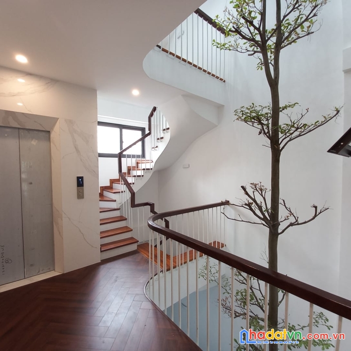 Bán nhà phố lê đức thọ, ô tô ngủ trong nhà, kinh doanh văn phòng cực đẹp, 80mx9t,26tỷ