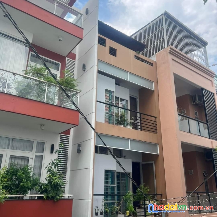 Ngộp bán nhà tô hiệu - 95m2- hxh 3 tầng