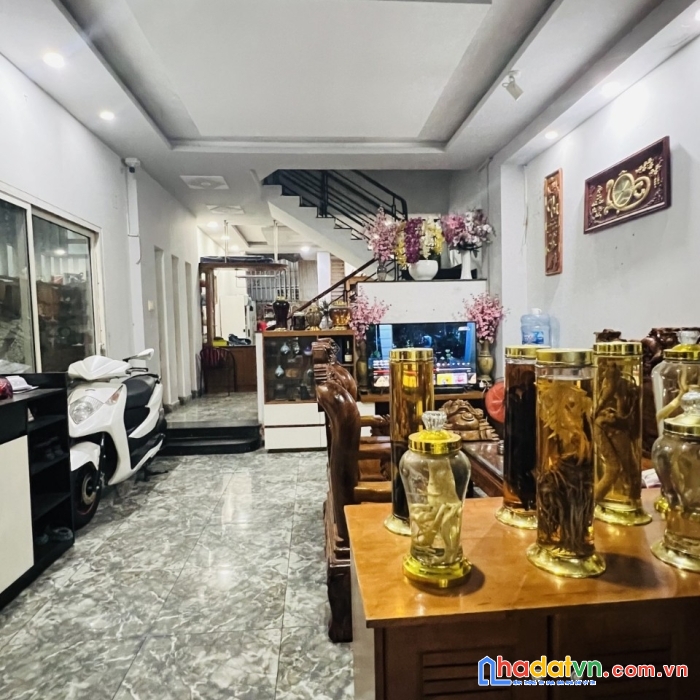 Ngộp bán nhà tô hiệu - 95m2- hxh 3 tầng