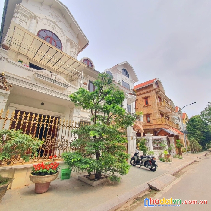 Bán biệt thự mỹ đình, 150 mt 20m, căn góc 2 thoáng, vỉa hè, kinh doanh 31 tỷ 500