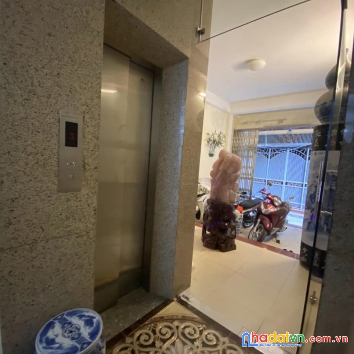 Bán nhà cầu giấy, lô góc, 6 tầng thang máy, ô tô tránh 15m, 50m2, chỉ 9.5 tỷ