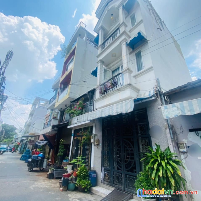 Kế aeon tân phú,4 tầng mới ở ngay, hẻm xe tải thông , cần bán gấp.