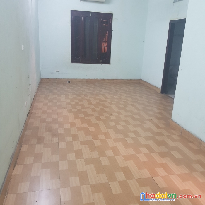 Mình cần cho thuê phòng 45m2. phòng rộng. thông sàn 1 tầng ( 1 phòng lớn) tại tầng 3 tại 162