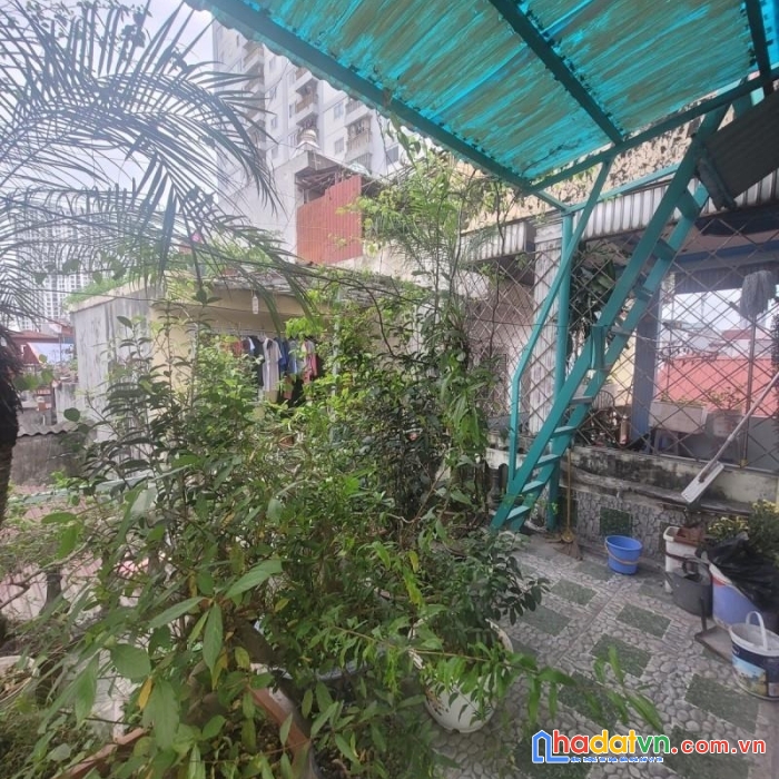 Phố quan nhân, thanh xuân, 40m2, 4 tầng, phân lô 5m ra ô tô tránh nhà đẹp ở ngay chỉ 5 tỷ, lh