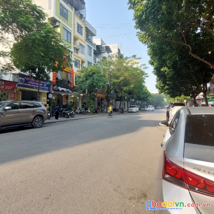 Lô đất hoa hậu mặt phố trạm, phân lô, vỉa hè, kinh doanh, dt55m2, mt 5m. cực hiếm.